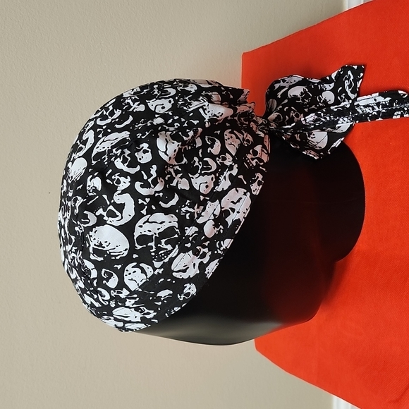 Black & White Skull Headwrap - Picture 4 of 6